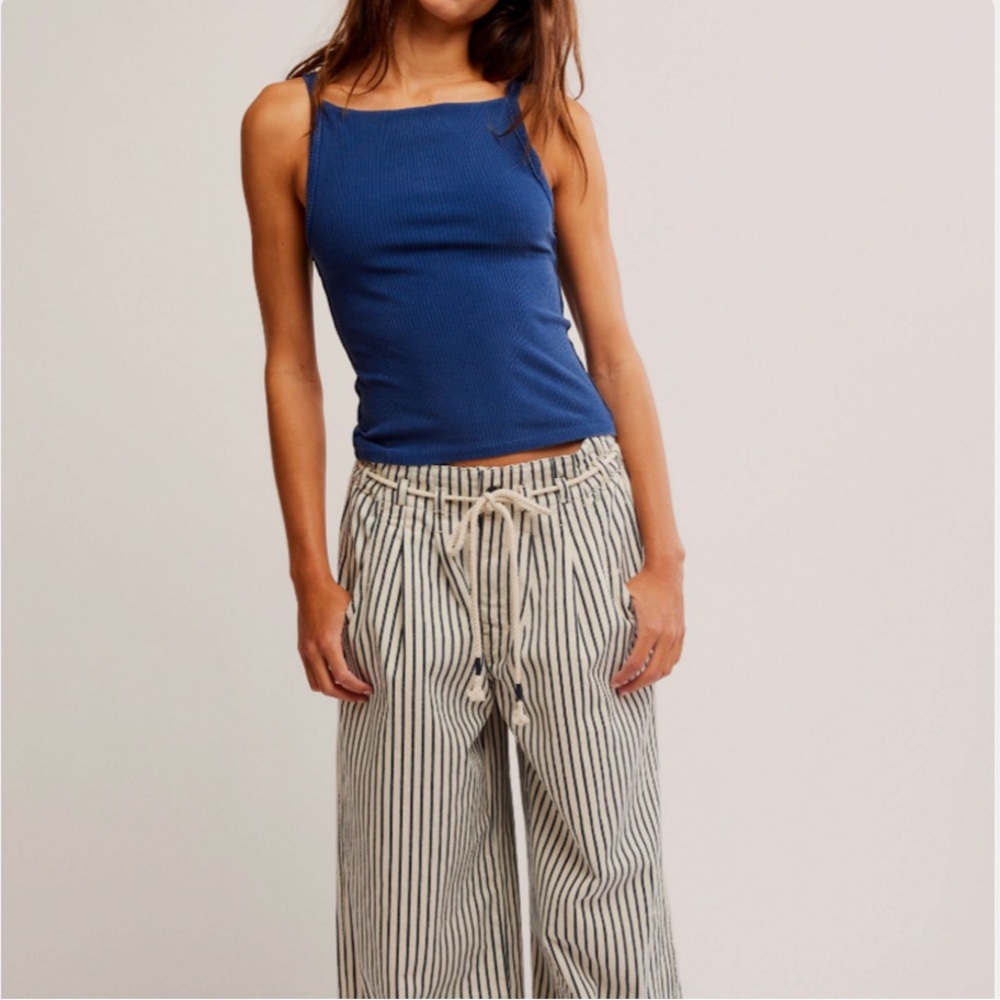 We The Free Mia High Square Neck Sleeveless Tank Top in Bell Weather Navy NWOT - Picture 3 of 8